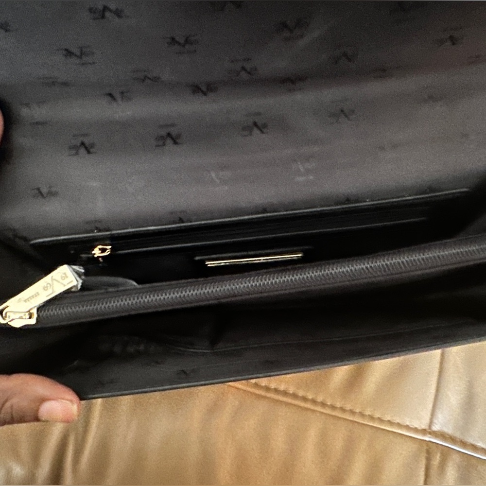 Authentic new bag - Picture 3 of 7